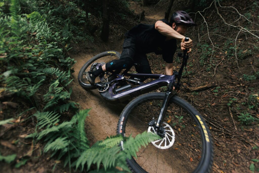 Ibis Osso TR rider railing a corner, brand new and available at the best bike shop in aspen, Dirt Service Center 